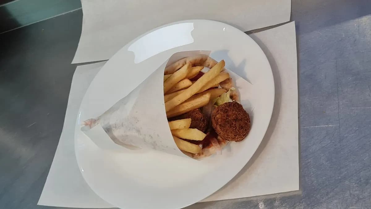 Falafel pita