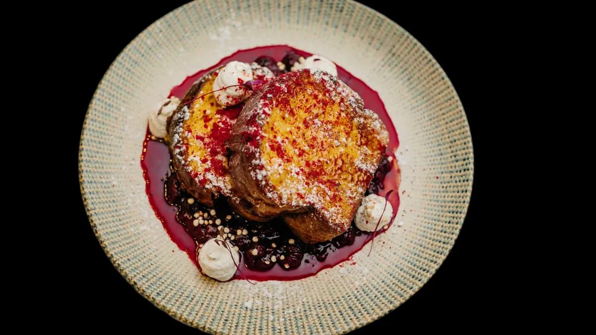 Francia édes bundáskenyér vajban pirítva