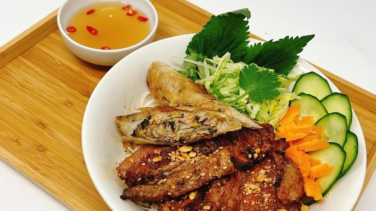 Bún nem thịt nướng