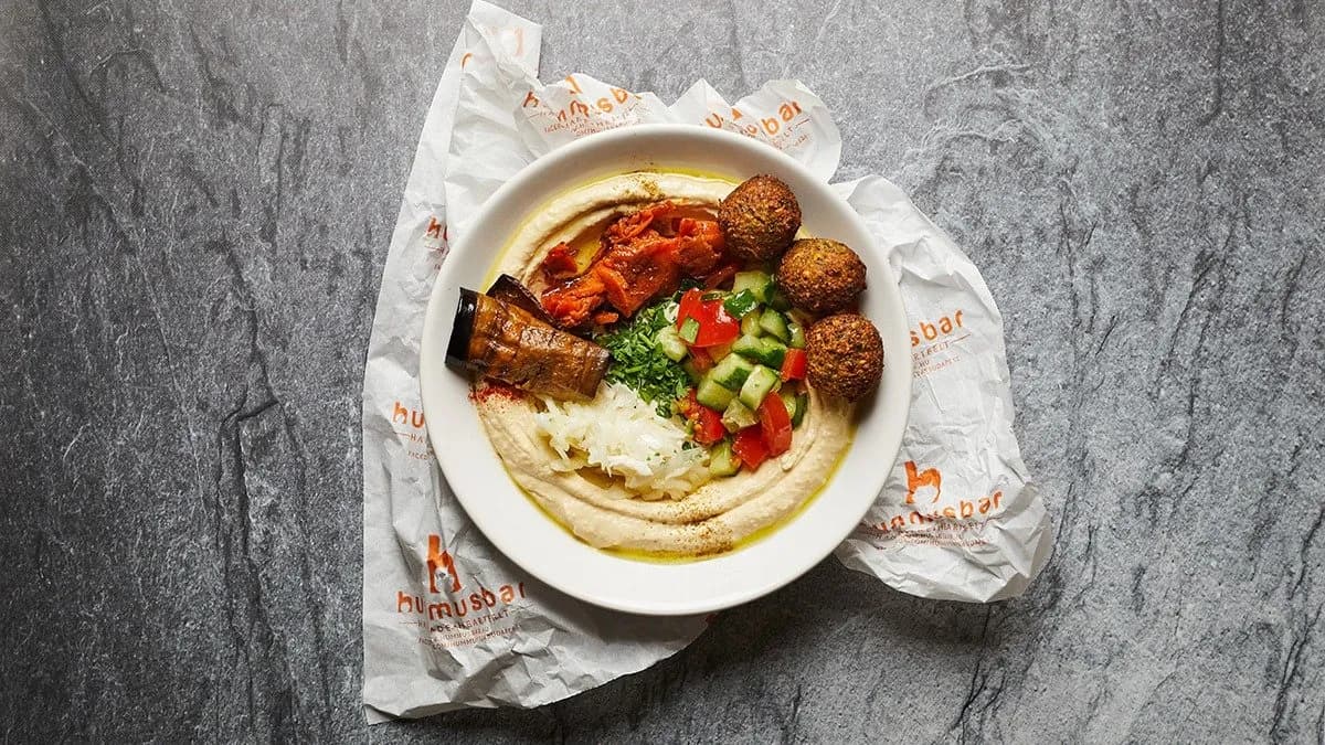 * Hummus Saláta & Falafel