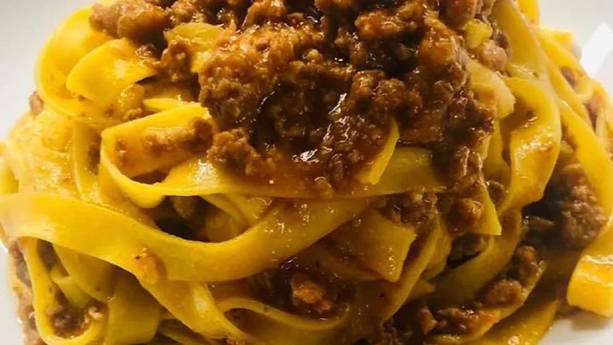 Tagliatelle con ragú di carne
