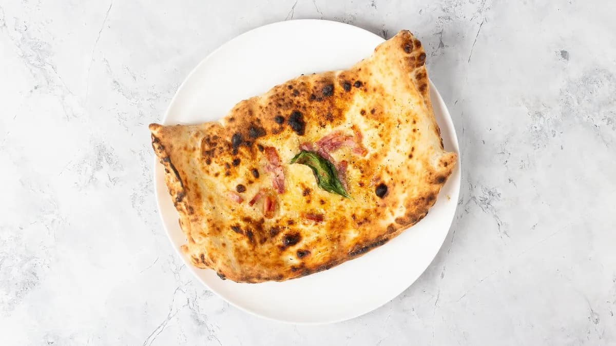 Carbonara calzone
