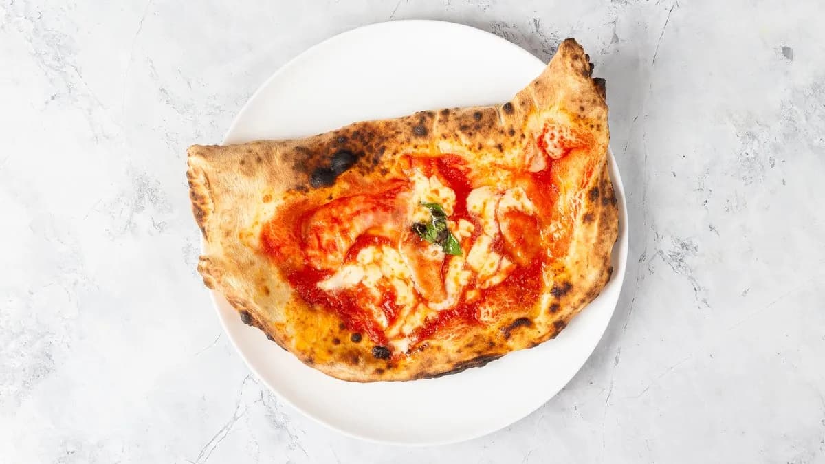 Cotto e Funghi calzone