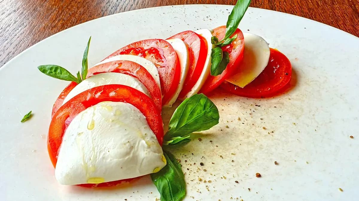 * Insalata Caprese