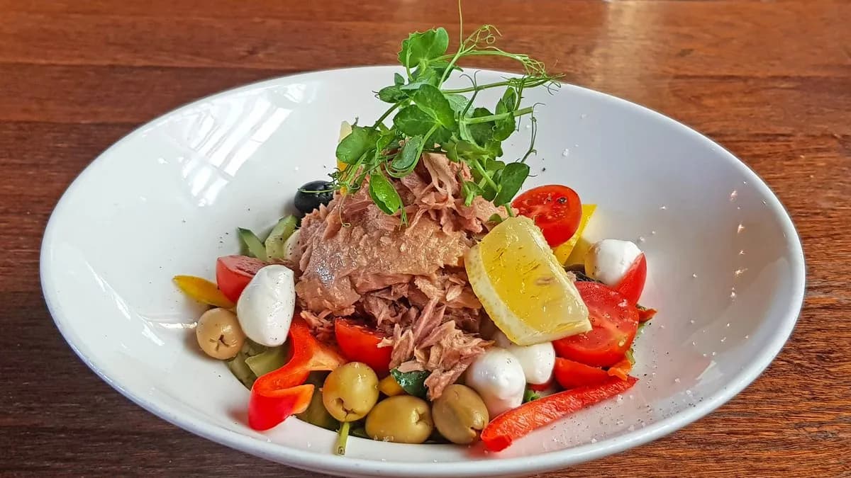 * Insalata speciale “Okay Italia”