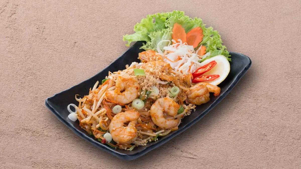 B3 Pad Thai Koong ( enyhén csípős)
