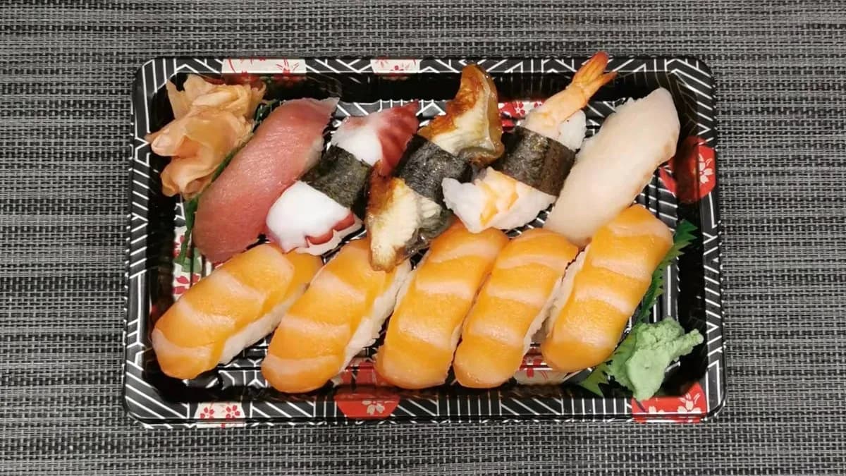 M21#Lazac tonhal polip fehér hal angolna garnélarák10db