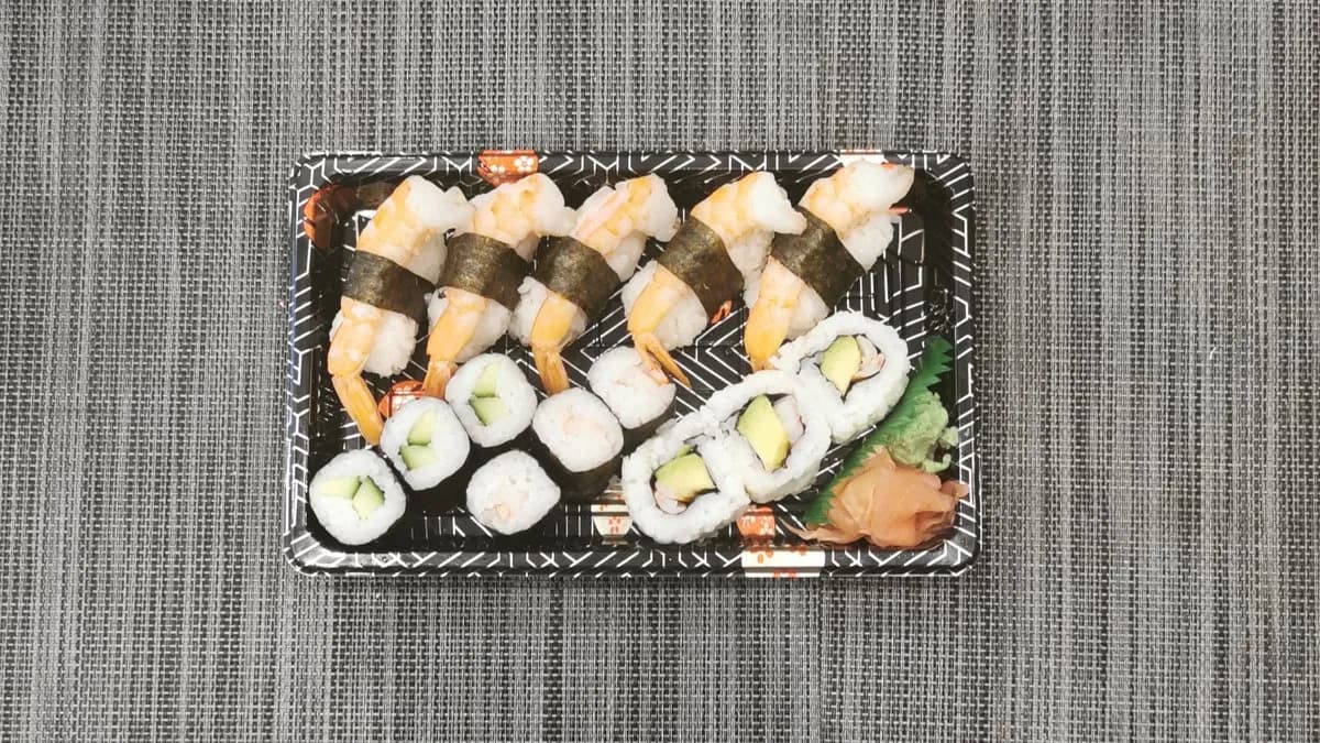 Ga2#Garnélarák avokádó uborka 14db