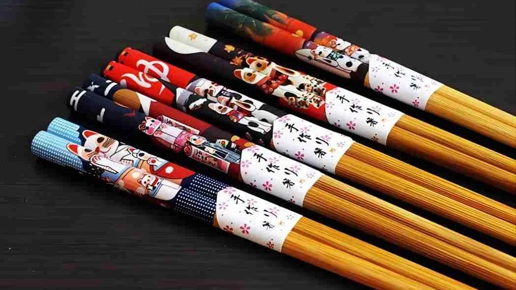 Ötszínű Lucky Cat pálcika 1 pár- Színes véletlenszerűen elküldve