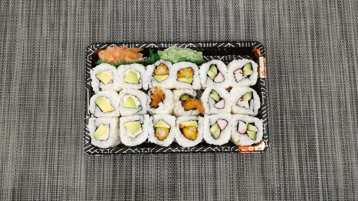 104# Avokádó rák surimi vajkrém 18db