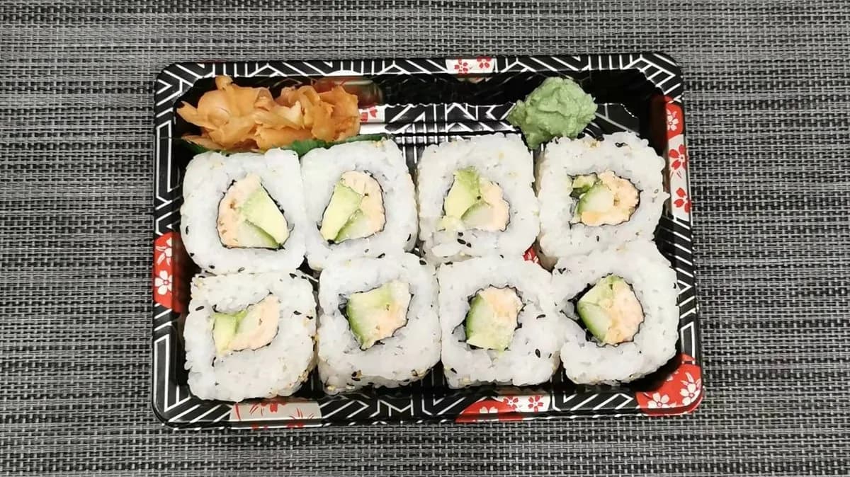 Ma9#Főtt lazac majonéz avokádó uborka8db