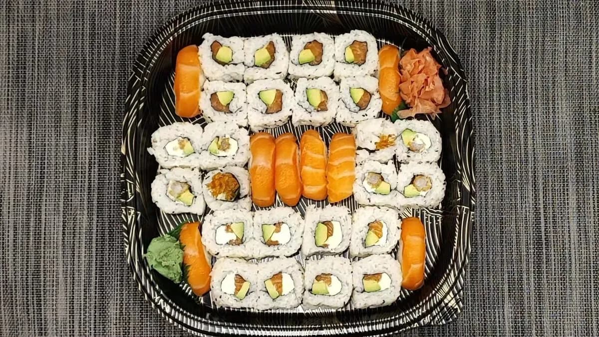 By2#Lazac avokádó  garnélarák tempura vajkrém 32db