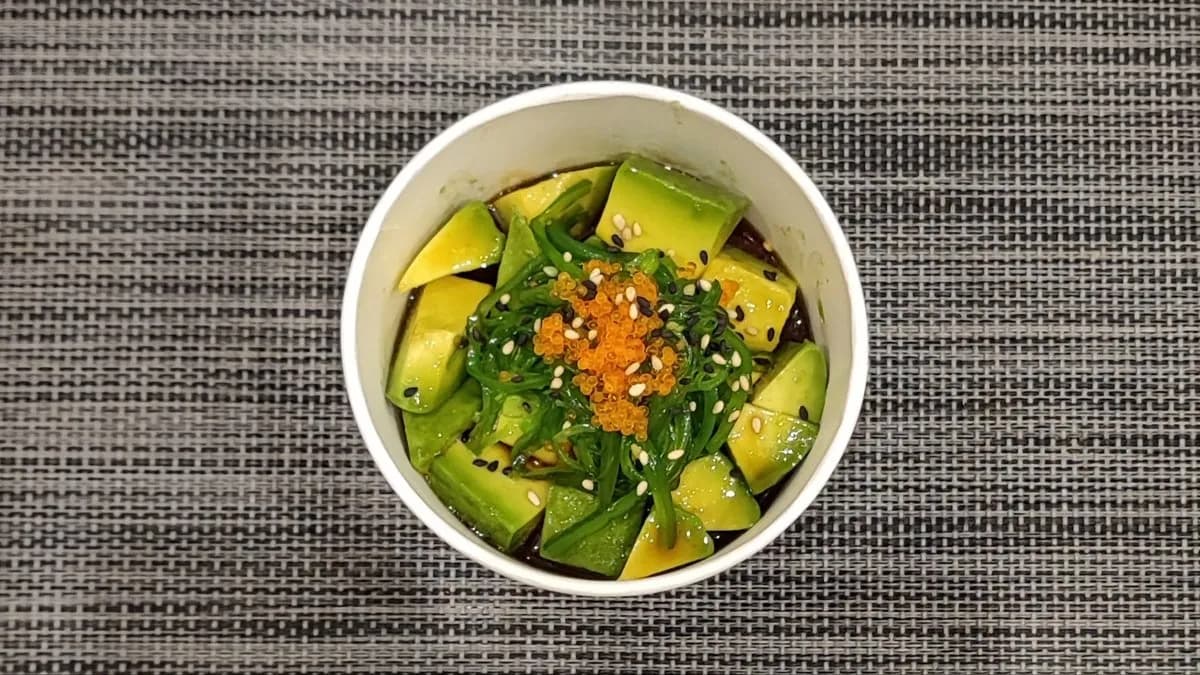 Avokádó ,Kaviár, wakame#T20