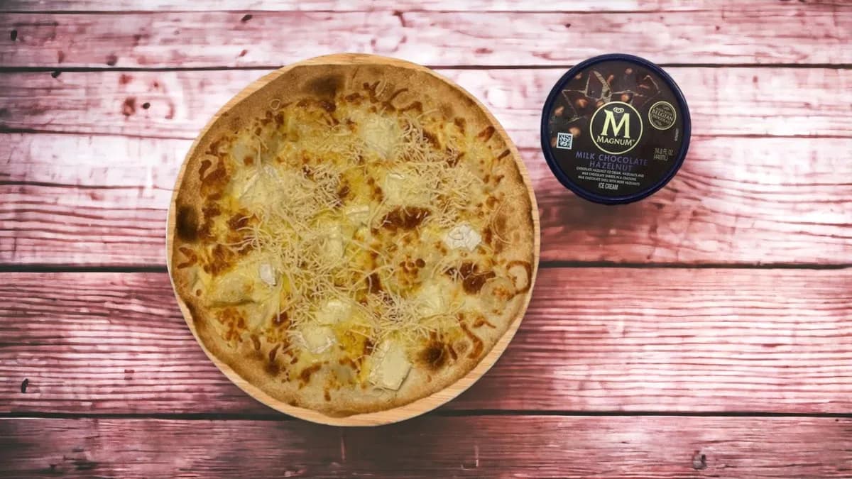 32 cm-es COSMOPOLITAN pizza + MAGNUM jégkrém 440 ml