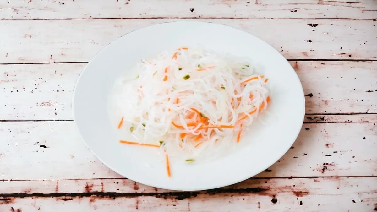 Üvegtészta saláta