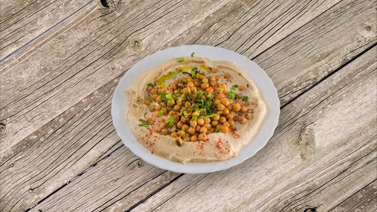 Hummusz csicseriborsóval, pitával