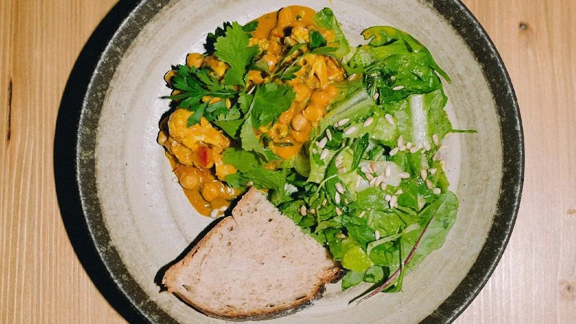 Tikka Masala csirke plate