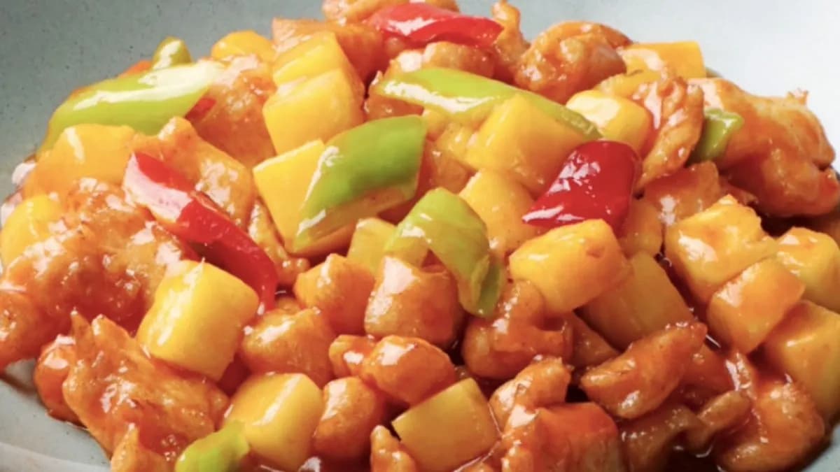 D31 Fried Pineapple With Chicken