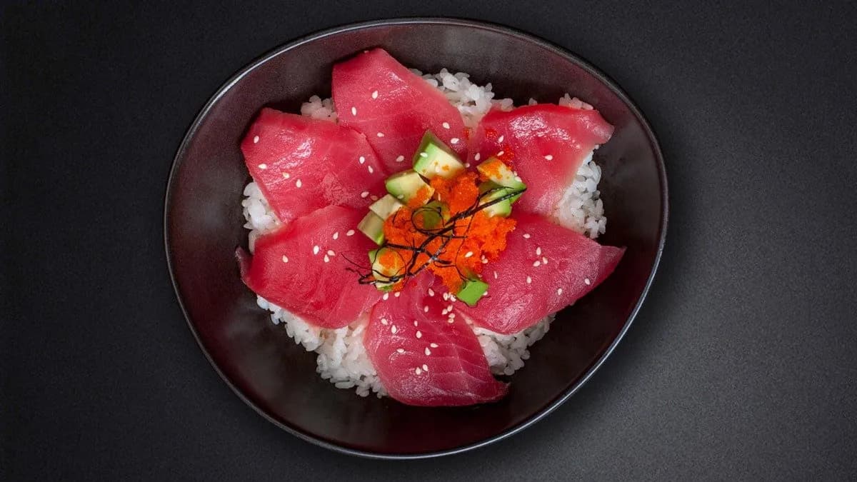 Maguro don