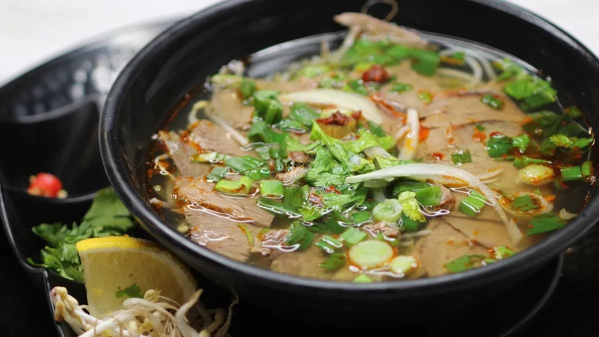 10. Csípős marha bun leves (kicsi)