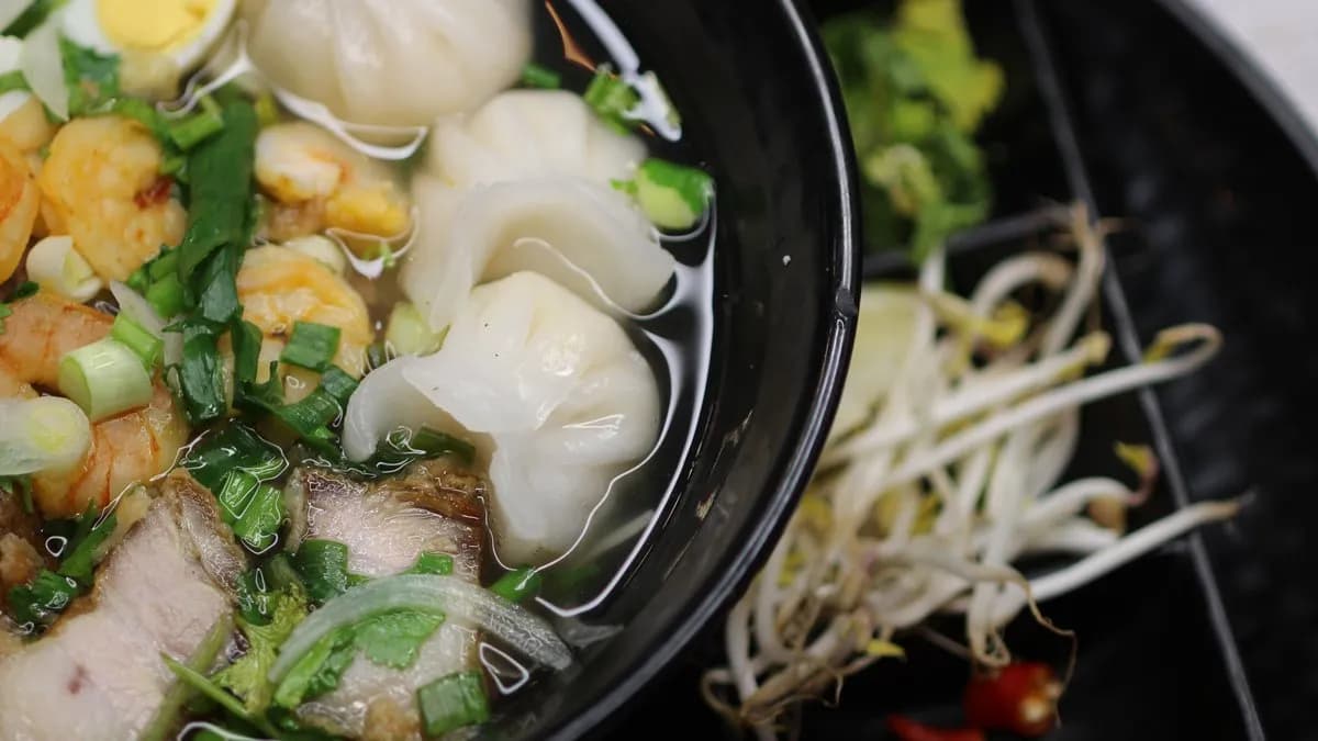 8.2 Dang Muoi pho leves (nagy)