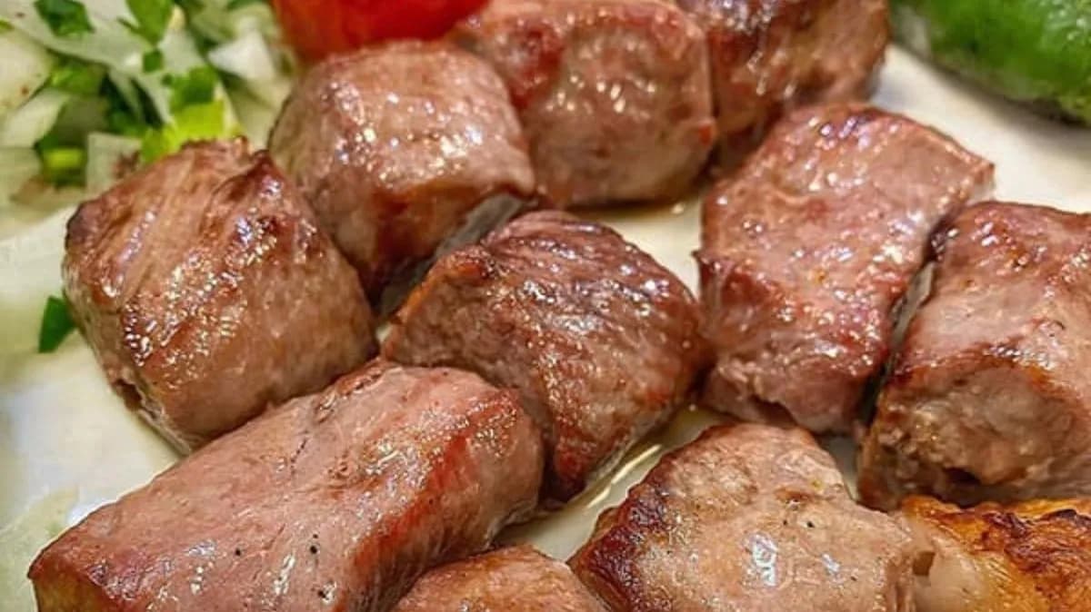 Chelo Chen Je گوساله چلو چنجه فیله کباب(fillet beef)