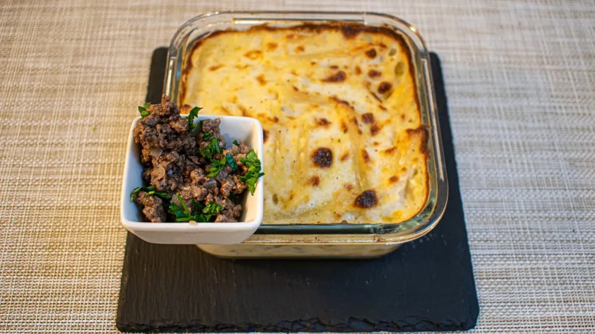 Besamel Penne tészta darált borjúval -kis adag (minced beef Bachamel small)