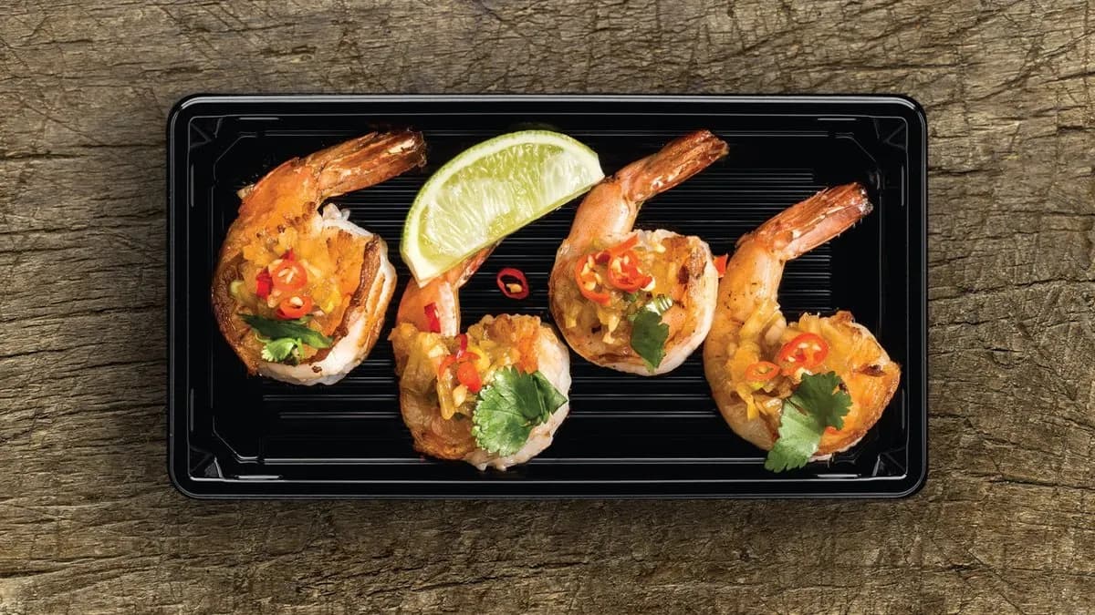 Grillezett rák szójás fokhagymás raguval és friss chilivel