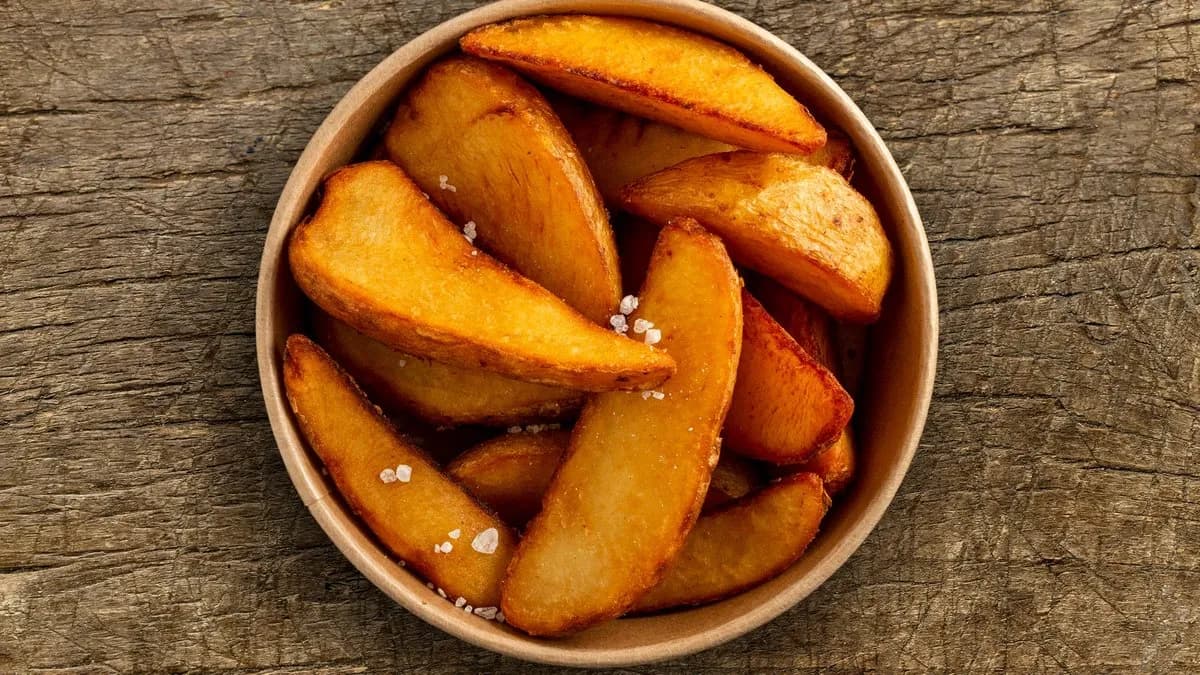 Sült steak burgonya tengeri sóval