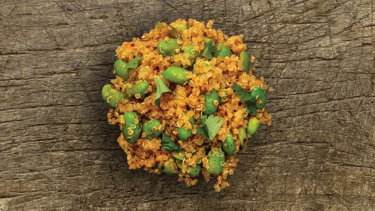 Pikáns pirított quinoa