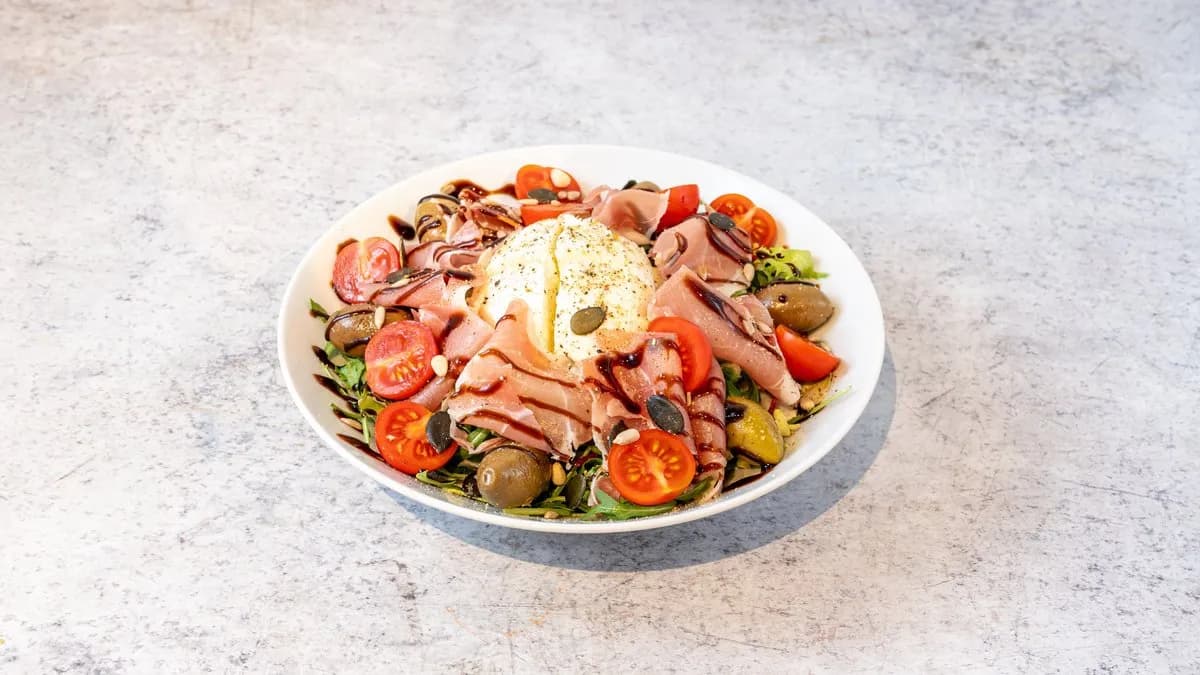 Bufala mozzarella- pármai sonkás saláta