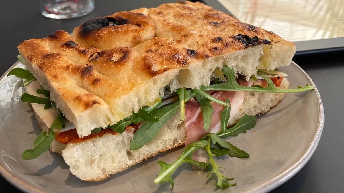 Prosciuttos focaccia