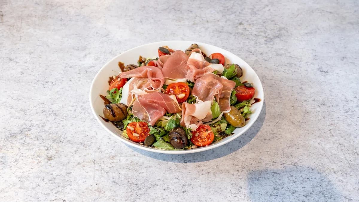 Pármai sonkás saláta