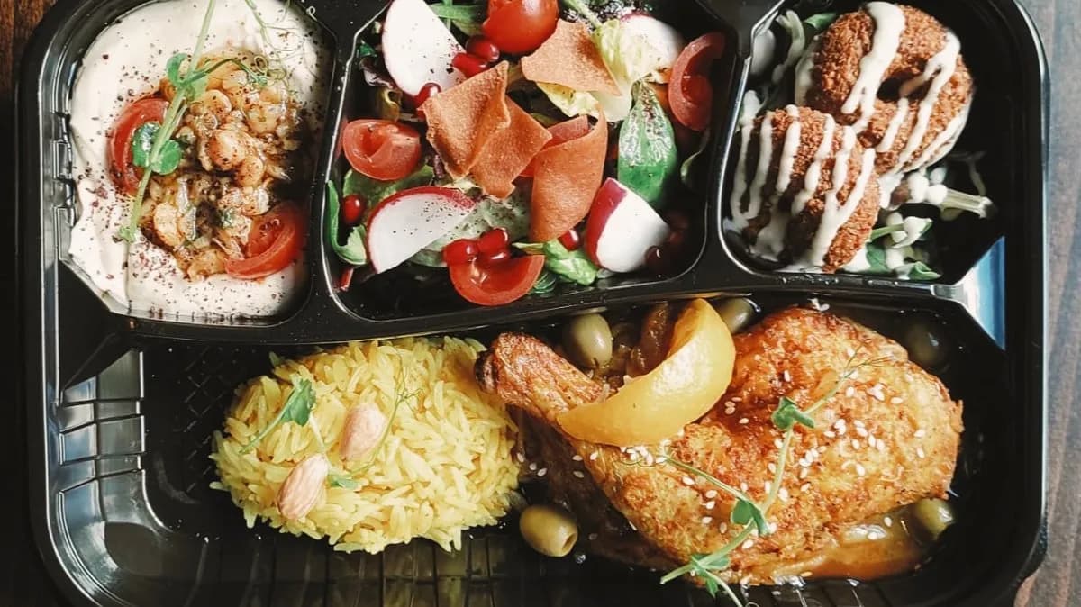 Ramadan Box ( Mandy - Fatush - Falafel - Houmous )