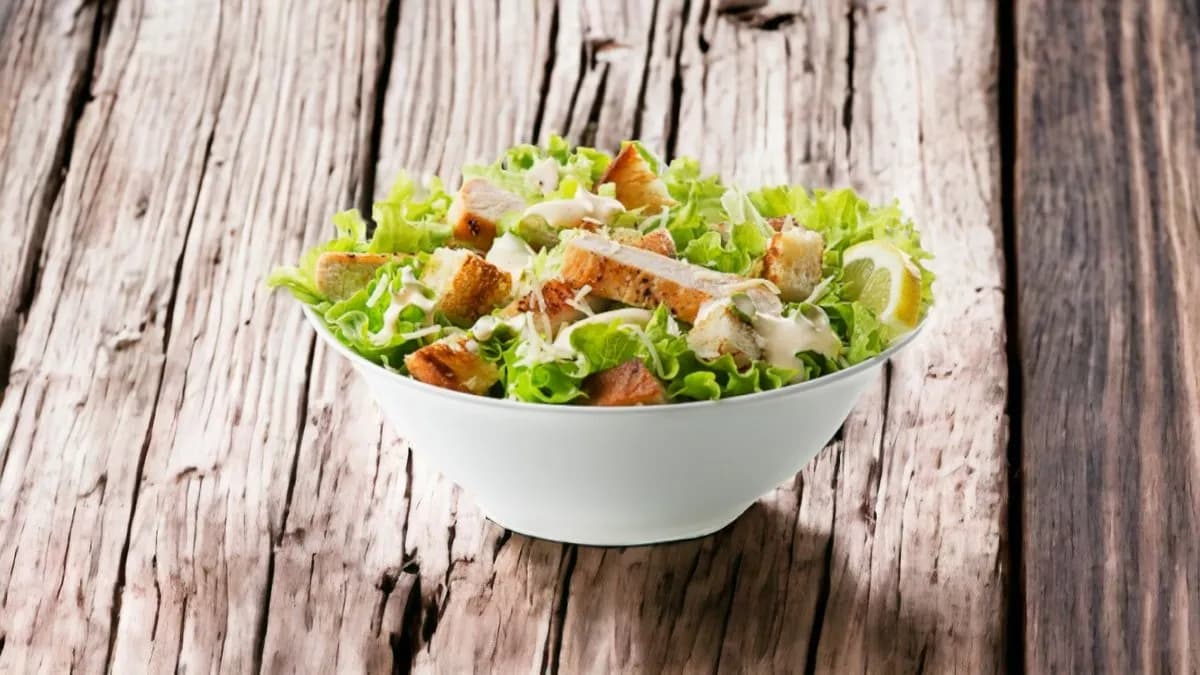 Cézár saláta csirkével