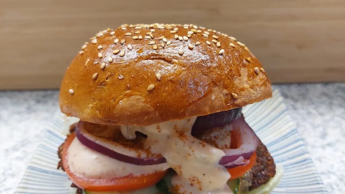 Kingson special suya burger