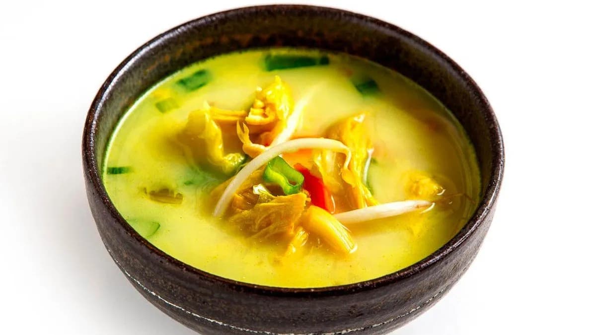 Kókusztejes csirkeleves