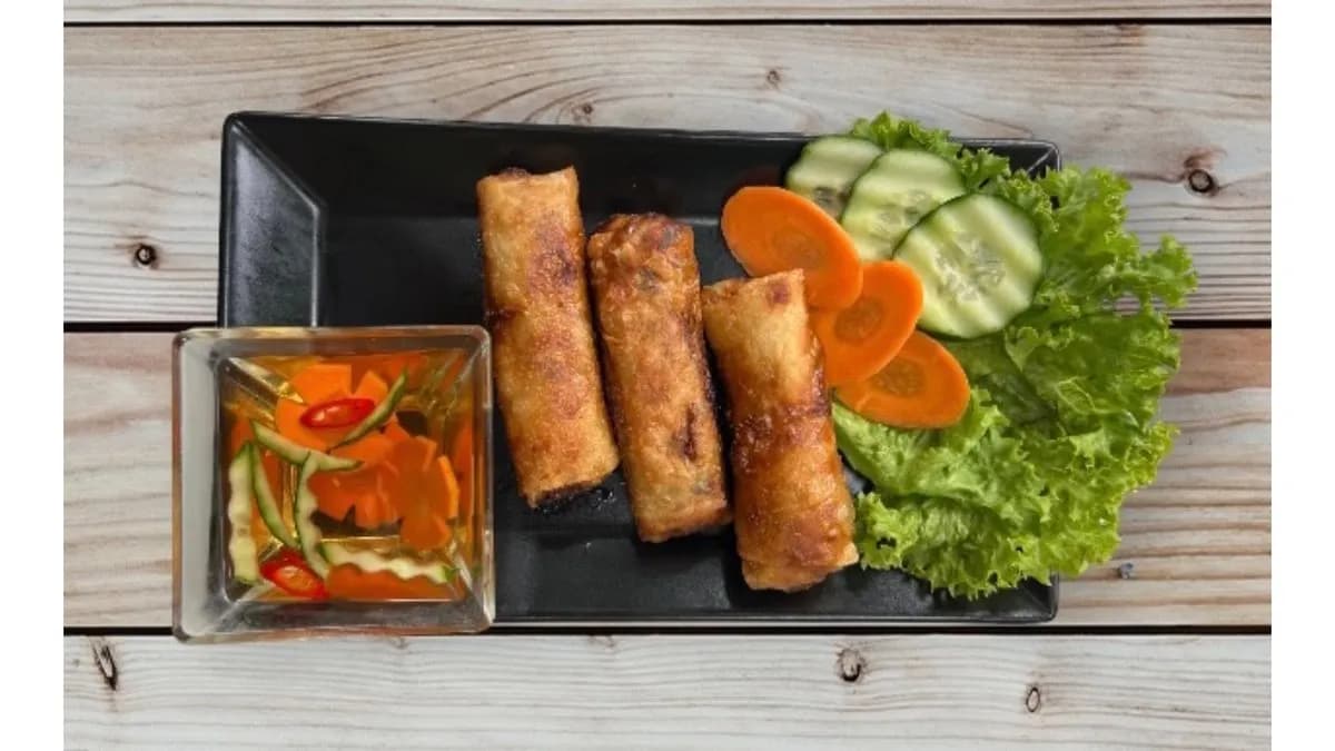 Tavaszi tekercs rizstésztával