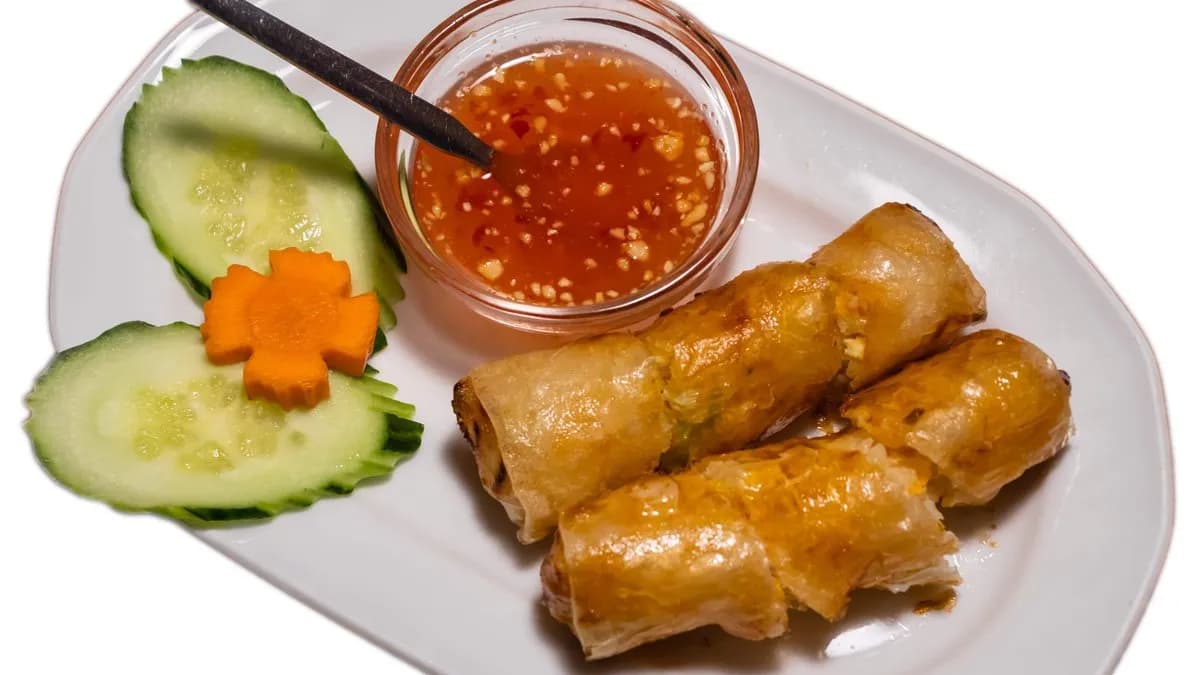 Tavaszi tekercs édes-pikáns szósszal 2 db