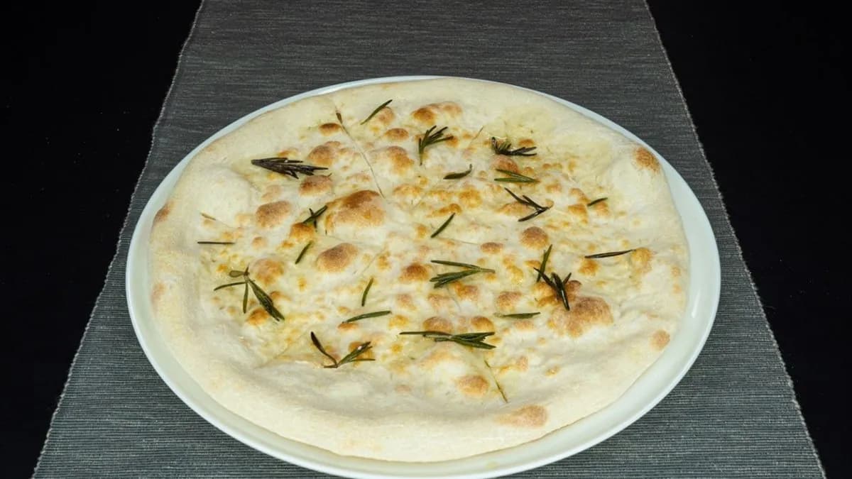 Pizza pane con rosmarino