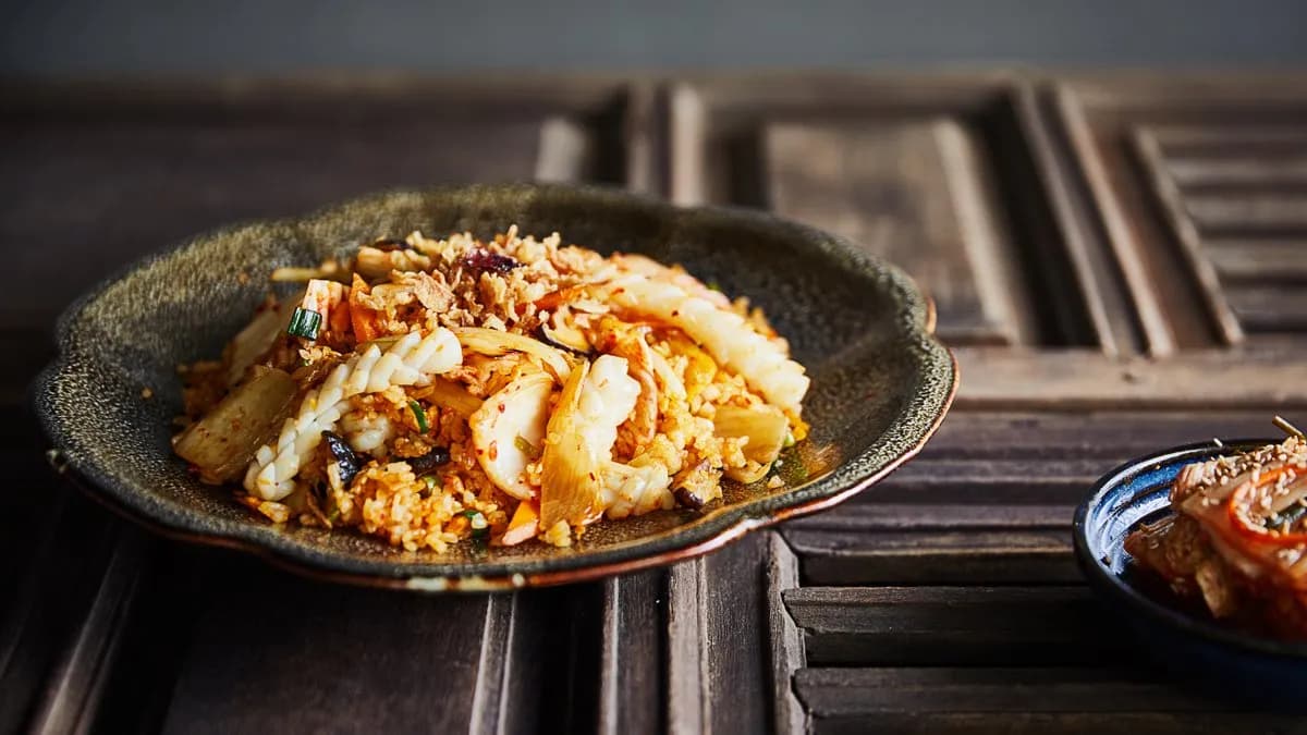 Sültrizs - Kimchi, tintahal (Com Rang Trieu Tien)