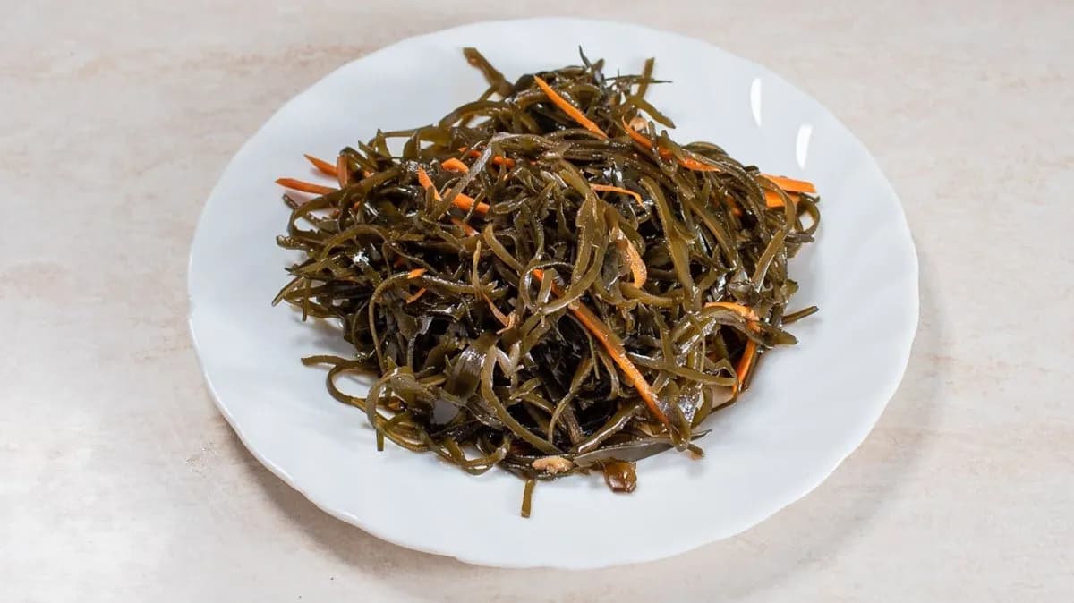 Tengeri alga saláta