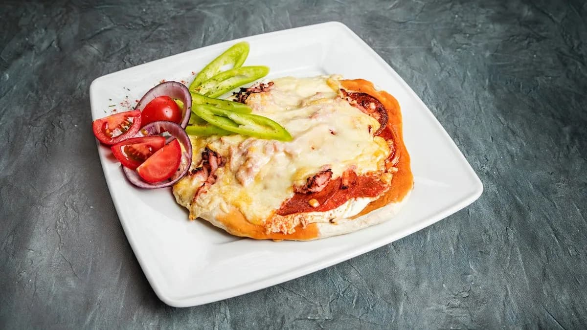 Sonkás-sajtos kenyérlángos