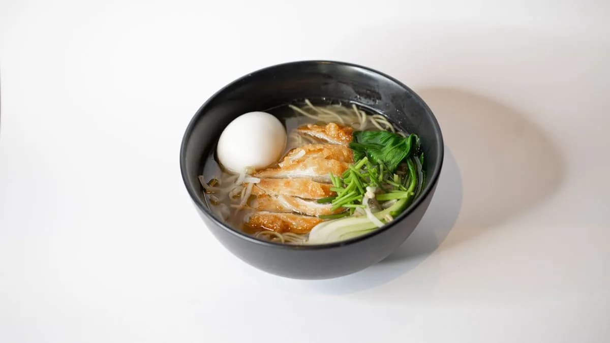 Világos csirkés tésztaleves