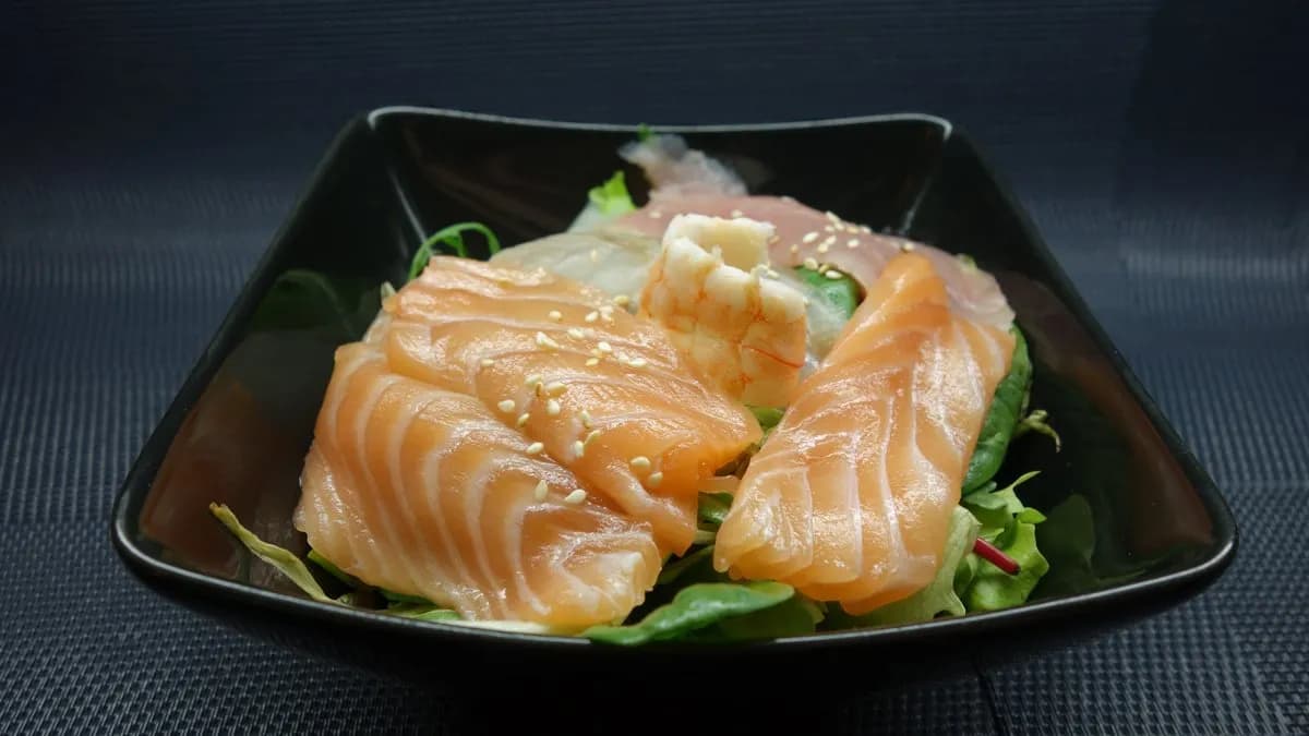 Sashimi salad