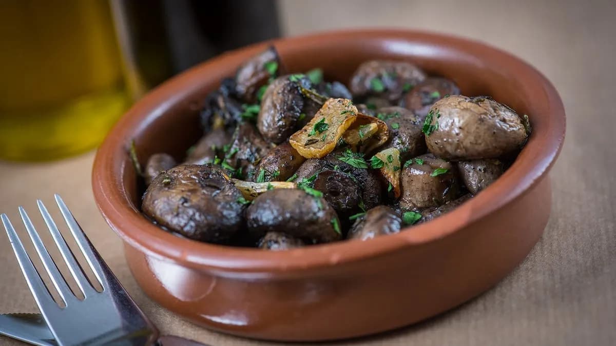 Champiñones a las finas hierbas