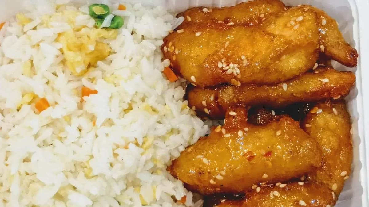 M2. Szezámmagos csirkefalatok