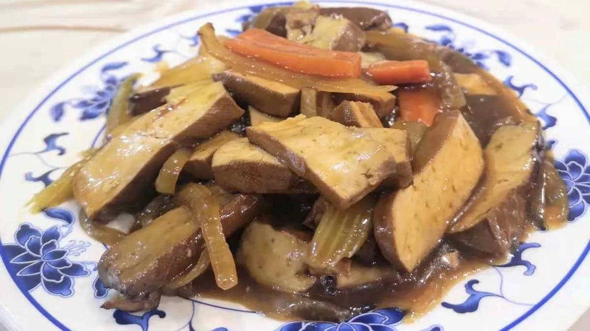 A13. Zöldséges tofu/ Tofu with vegetables