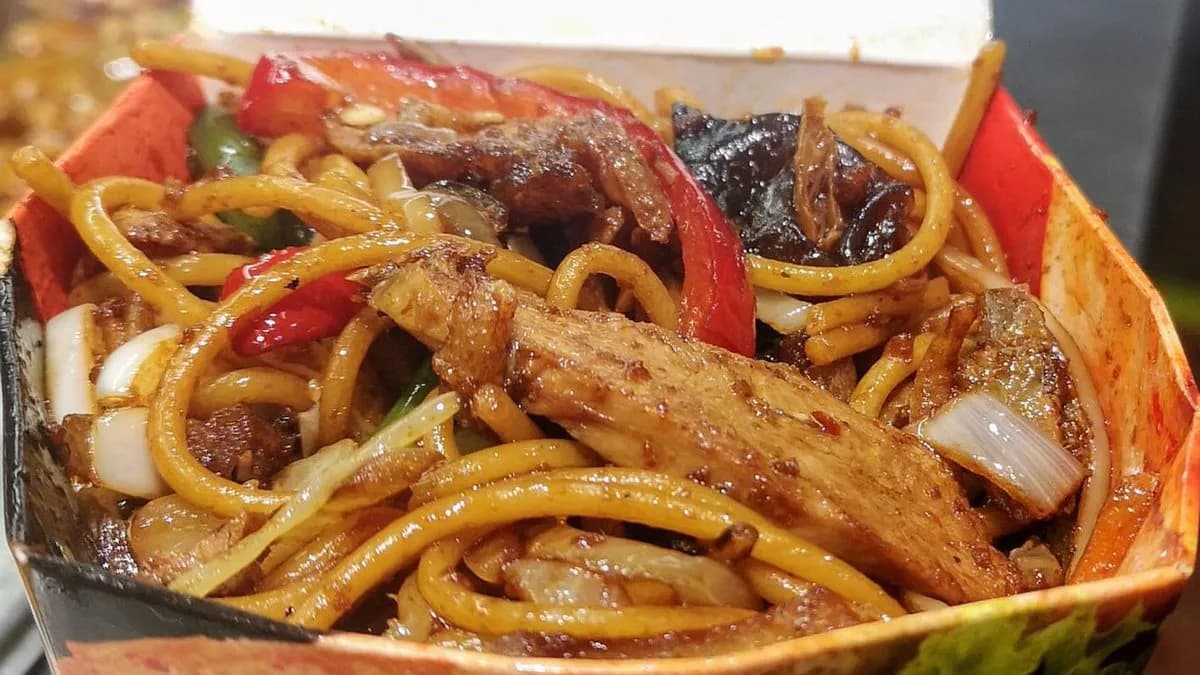 Pirított tészta kacsahússal