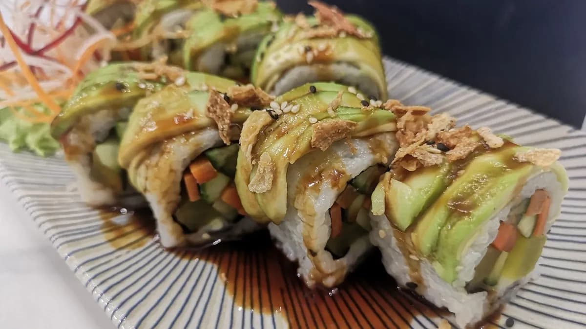 Avokádó specialitás tekercs